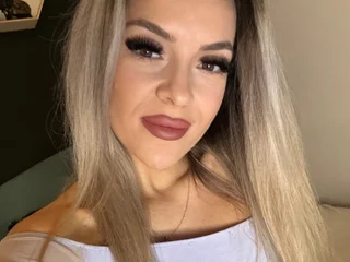 AlletaLove webcam livesex profile in white cams
